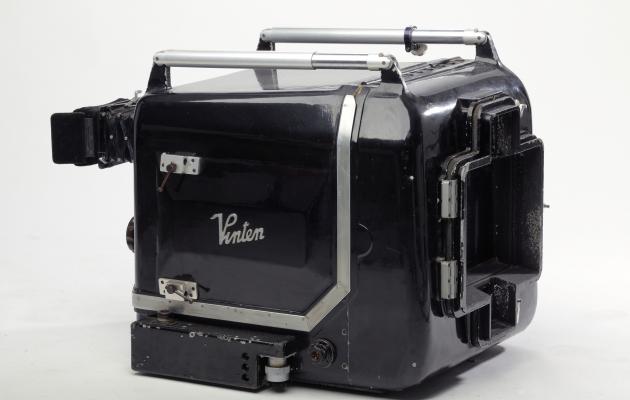 A 60 kilos weight camera and a 40 ASA film